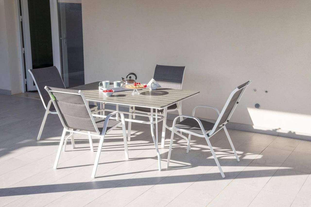Casa Malaga Apartment มารีนาดีรากูซา ภายนอก รูปภาพ