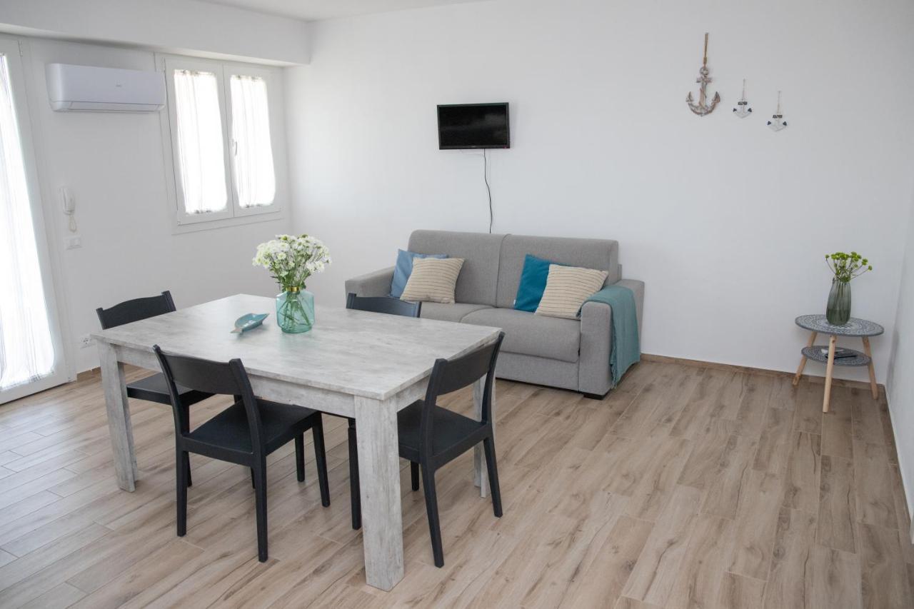 Casa Malaga Apartment มารีนาดีรากูซา ภายนอก รูปภาพ