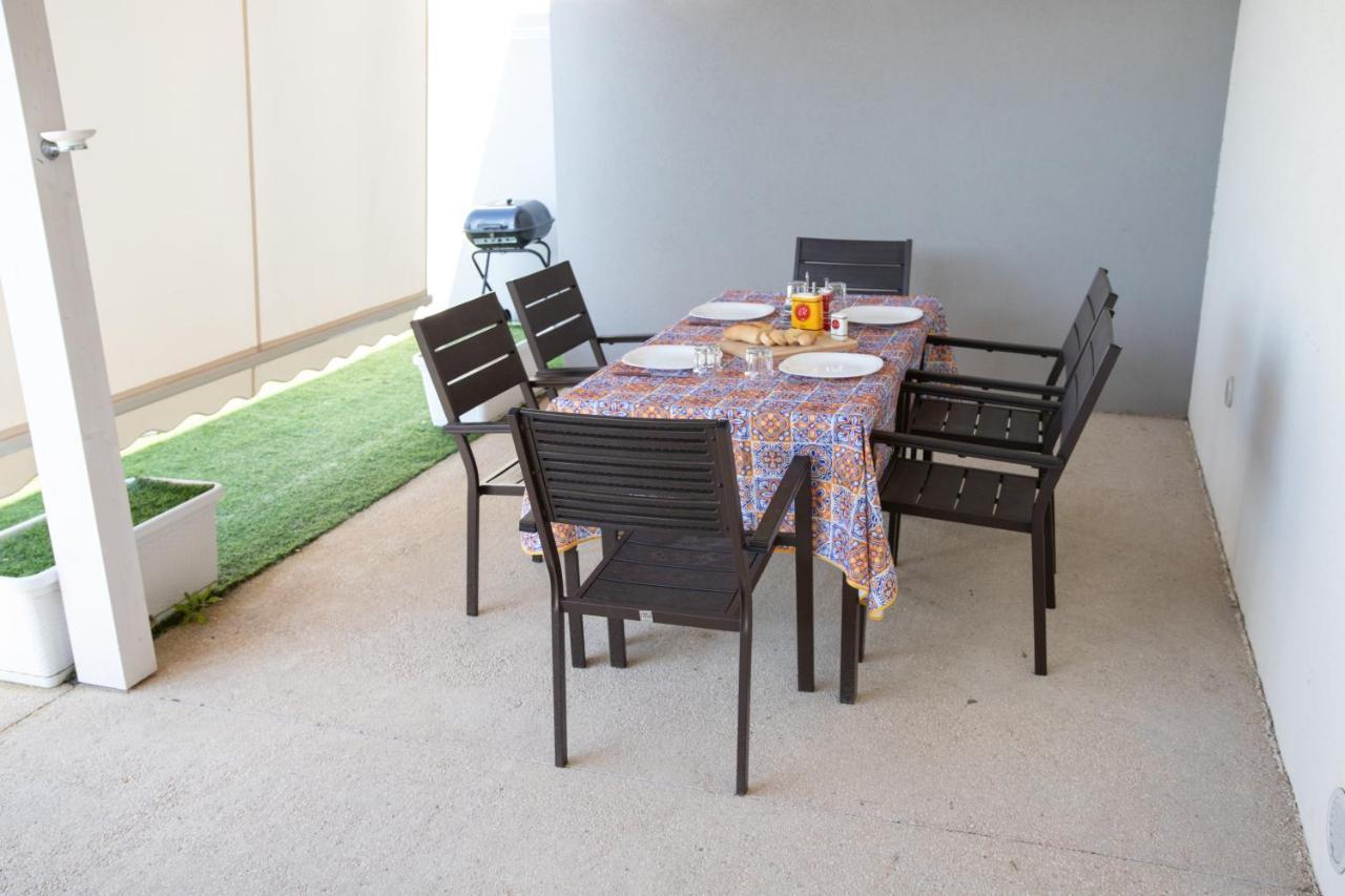 Casa Malaga Apartment มารีนาดีรากูซา ภายนอก รูปภาพ