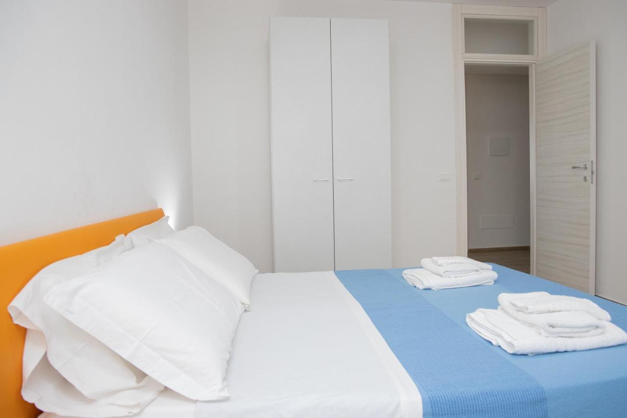 Casa Malaga Apartment มารีนาดีรากูซา ภายนอก รูปภาพ